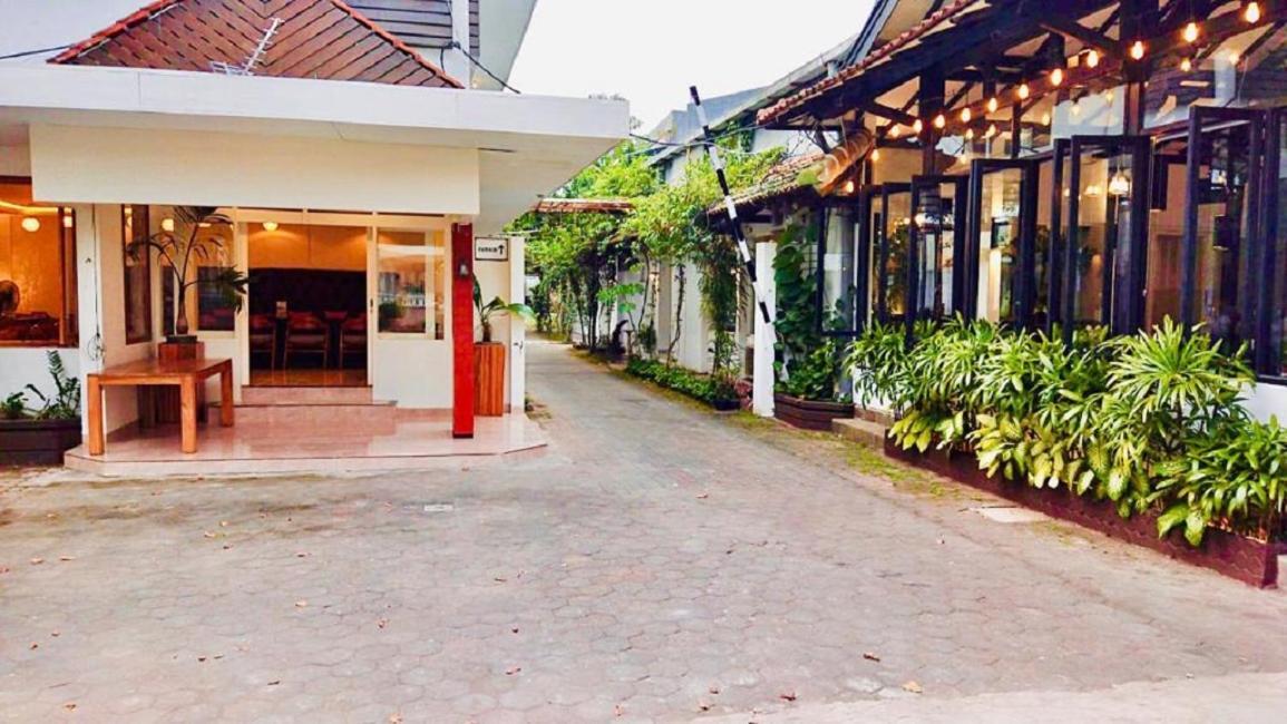 Belaya Hotel Jepara Exterior foto